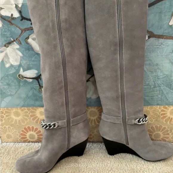 BCBG Tall Suede Leather Boots Wedge Heel Gray - Size 6 - NWOT - Picture 8 of 9